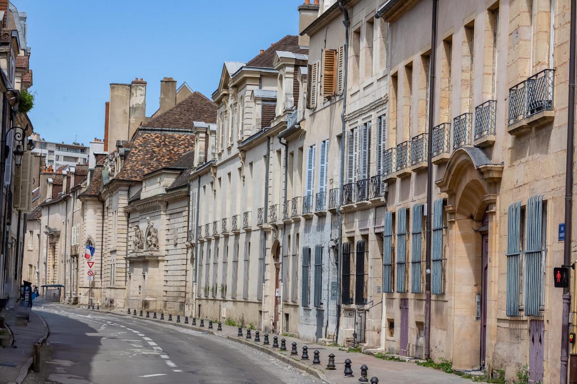 Le Vannerie - Appartement Coeur Historique - Tout Equipe Dijon Room photo